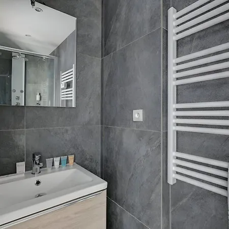 Bluestay 130 - A 2 Paris